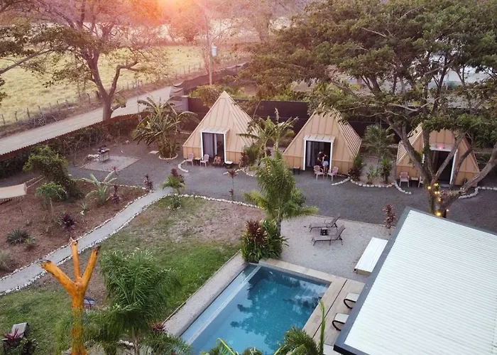 Pyramid Lodge Tamarindo