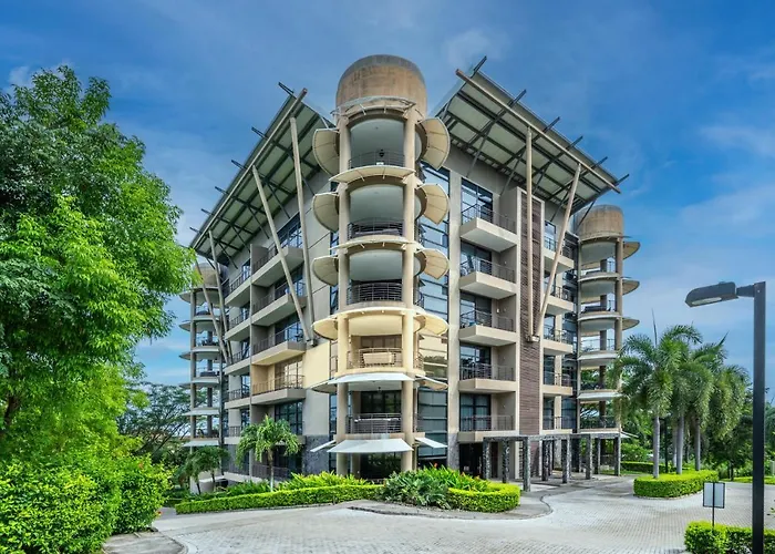 La Perla #132 Lovely Ocean View Condo With Complex Pool And Gym