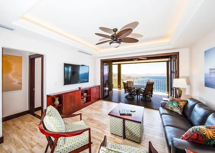 360 Splendor 207A-Ocean View 2 Bedroom Condo-Breakfast Included!