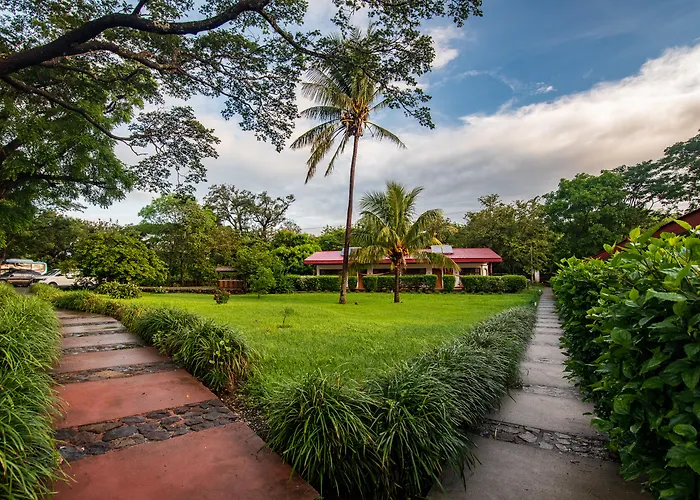 Hacienda Guachipelin Volcano Ranch Hotel&Hot Springs