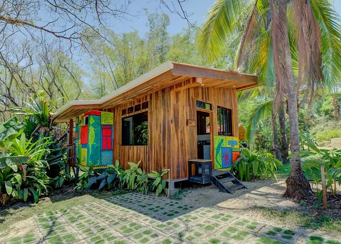 Samara Tarantela Houses, Casa Coyol
