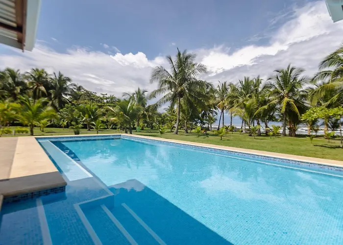 Salvatierra Beachfront Hotel