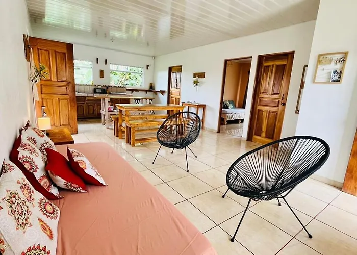 Cozy Coworking Casa Alma Near Lake Arenal, 2 Bedroom 1 Office, Fiber Optic, Pet Friendly