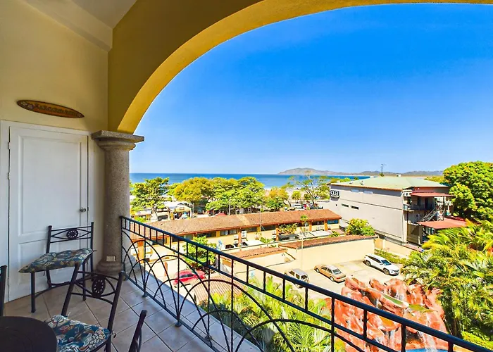 Sunrise 4-Beautiful 3Br Penthouse Condo