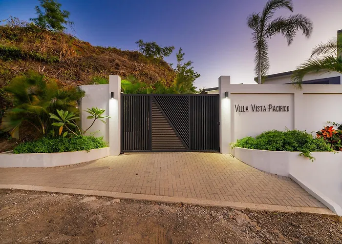 Villa Vista Pacifico - Serene Villa, Ocean View Pool, Rooftop Deck, 5 Br