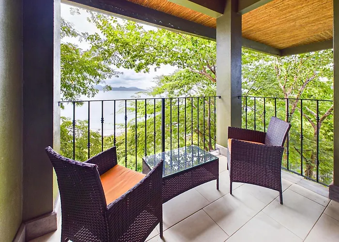 360 Splendor 404-Ocean View Condo- With Breakfast