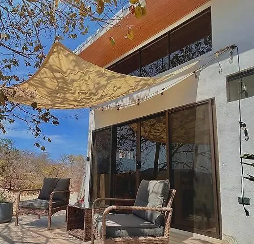 Cozy Cottage Hilltop Near Conchal - Casa Vala