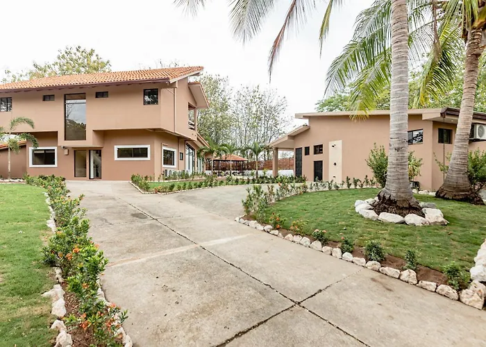 Flamingo Estates 18- 4 Bedroom House With Pool