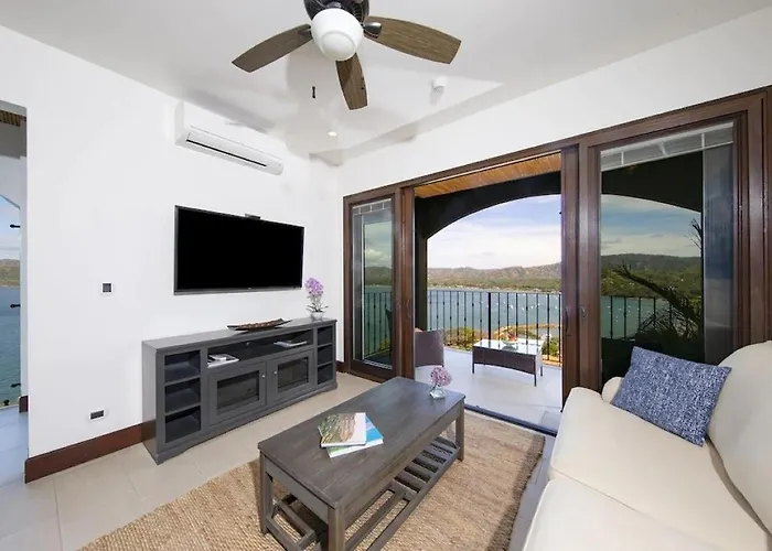 360 Splendor 101F Ocean View 2Br Breakfast