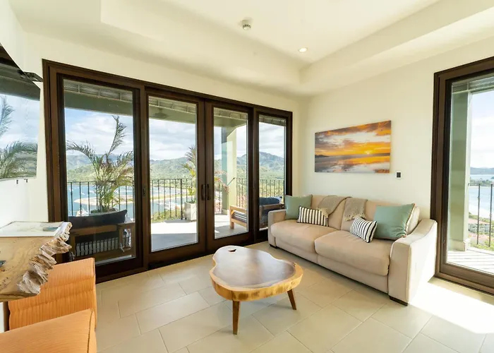 360 Splendor 104B-Ocean View Condo-Breakfast