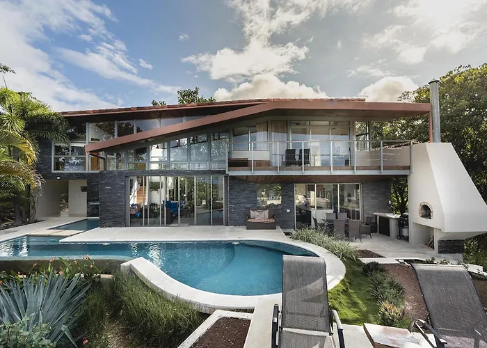 Casa Brisas Del Mar- Luxury 6 Bedroom Ocean View Home