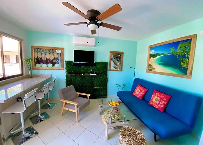 Puravida Escape - 60 Metres From Beach