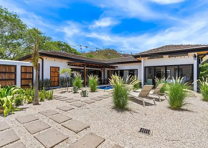 Cu19 New 3 Bdrm Mod Home With Casita Prv Pool