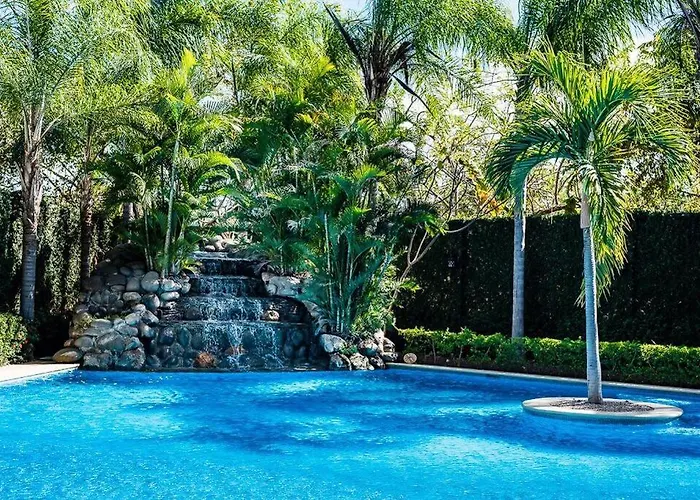 Nax3: Luxury Condo In Upscale Langosta Community