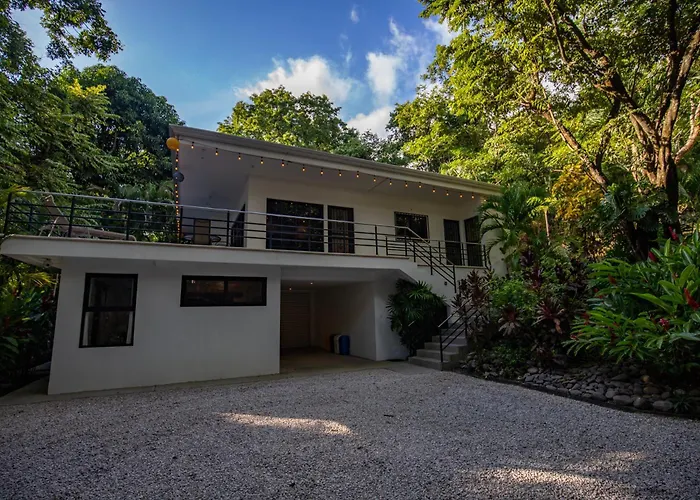 Four Winds Properties A Short Walk To The Beach