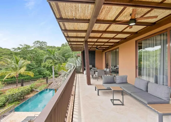 Hilltop Haven With Pool, Terrace And Sea Breeze