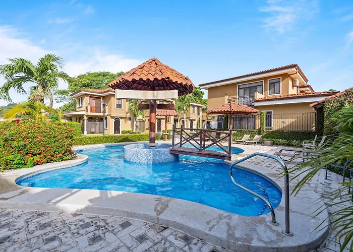 Villa With Pool, Gated Playas Del Coco Getaway