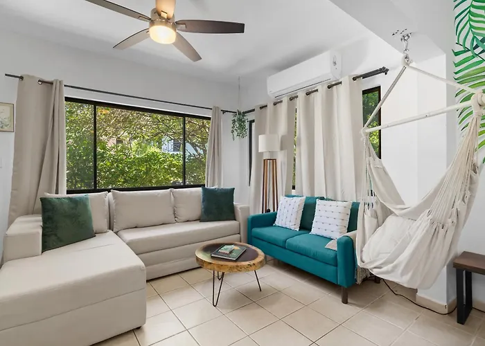 Casa Verde 2B2B Completely Renovated Ground Unit
