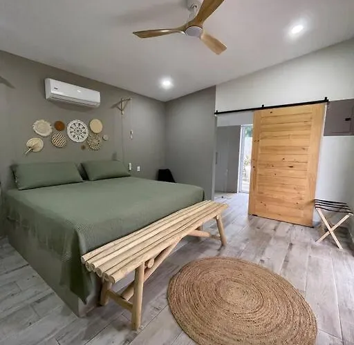 Antemar Guest, Beach Bungalow Near Conchal