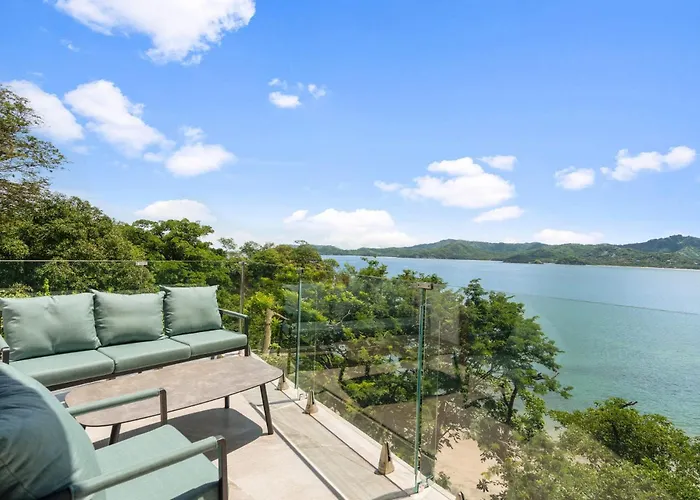 5-Bd Beachfront, Ocean-View Hillside Home