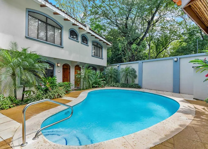 Pool Oasis, Concierge & 5Min Drive To The Beach