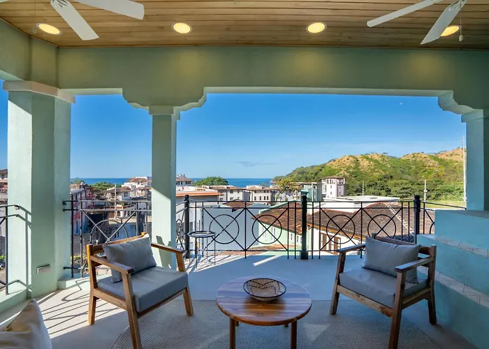 Sophisticated Modern Home With Ocean Views, Gorgeous Master Suites & Private Jacuzzi