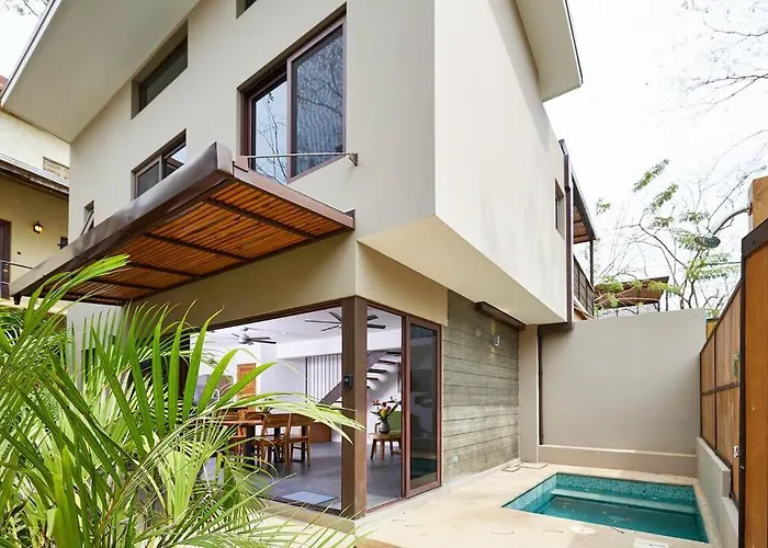 Green Turtle Townhome #4 Private Pool & Garden 300Mtrs To Beach
