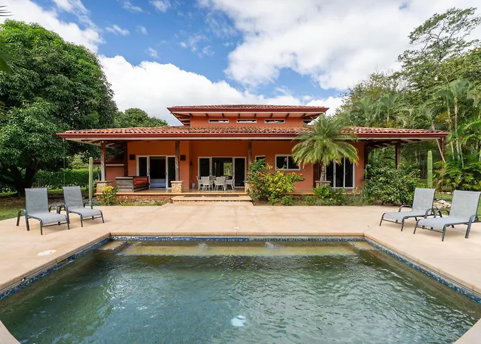 Casa Tropical, Spacious 3 Bedroom Home