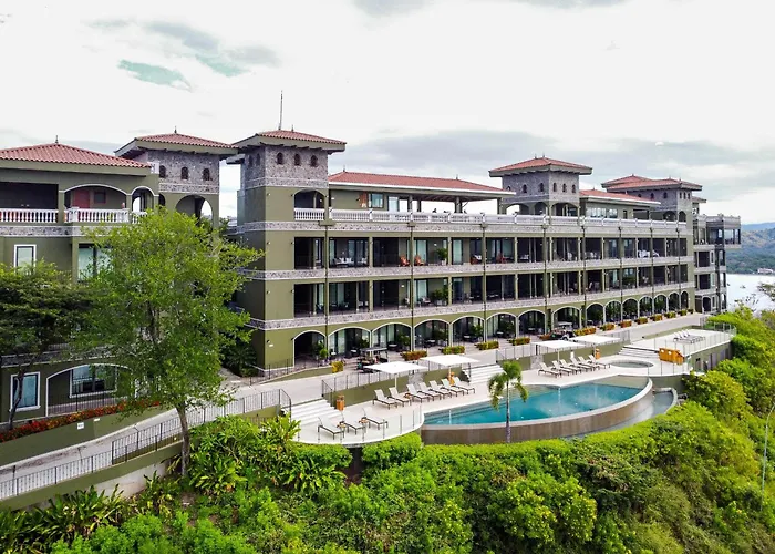 360 Splendor 201-Ocean View Condo-Breakfast Included!