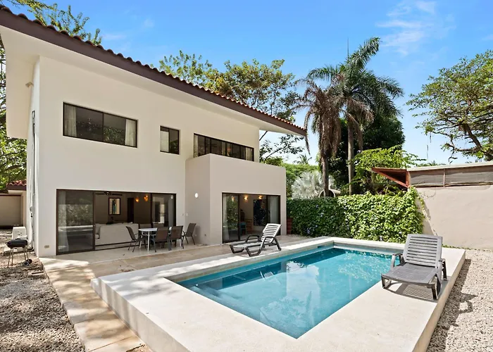 Casa Oasis Beach Villa With Pool, Playa Grande