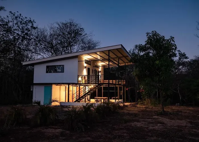 Casa Del Oeste, Playa Avellanas Beach House