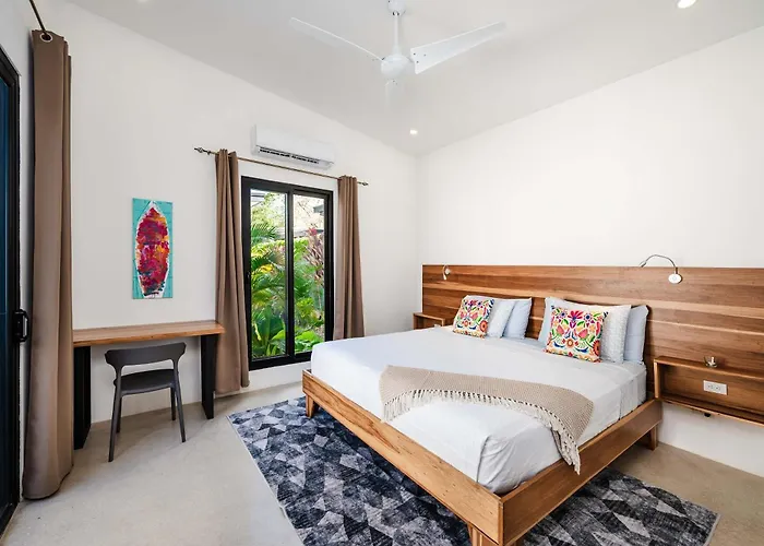 Villa Serenity 4 Bedroom 1 Min Walk To The Beach