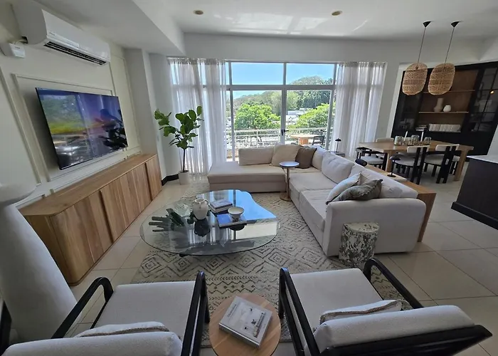 Luxury Apartment By The Beach!