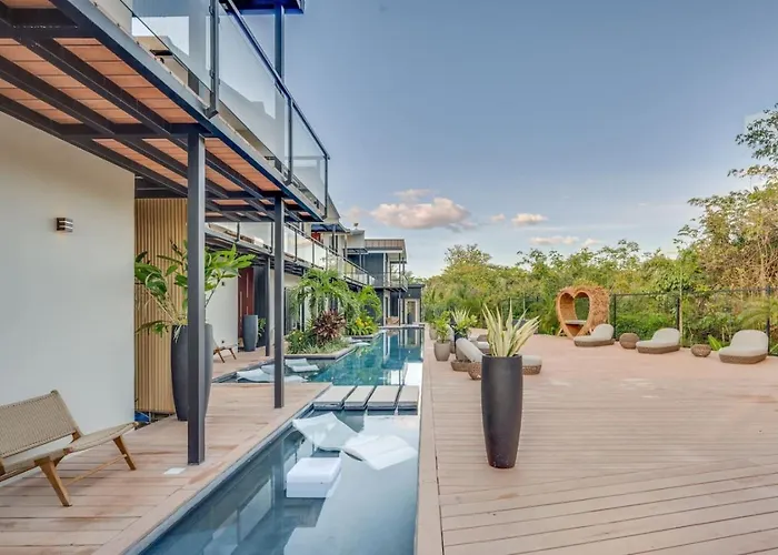 The Bungalows #6 - Boutique Hotel In Flamingo Beach - Top Level Studio