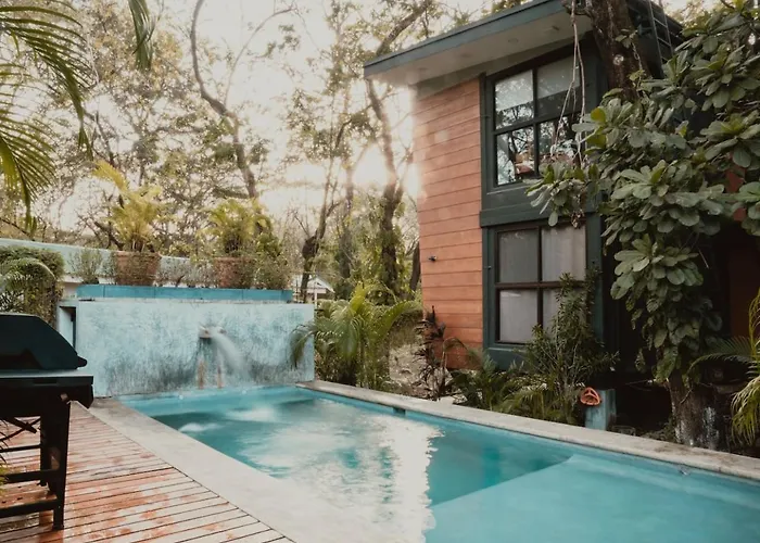 Blue 2BR 2BA 10 Min Beach Walk