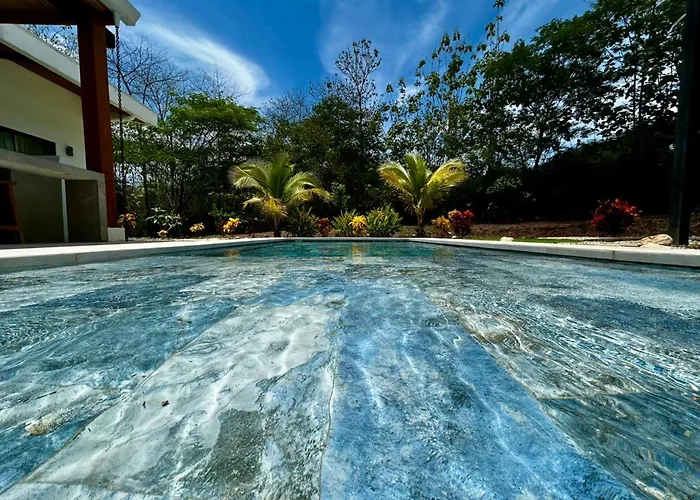Stylish Private Tropical Escape-10 Mins From Tamarindo