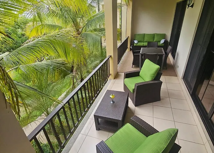 Pacifico Breezy Palms