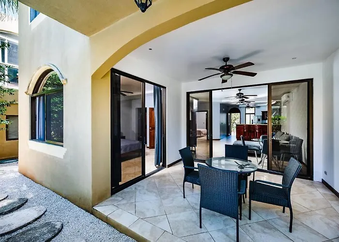 Pool & Ac Close To Beach With Free Bikes!