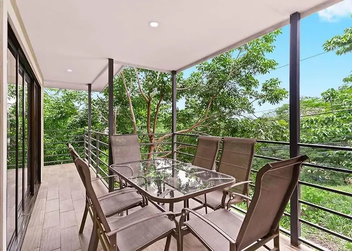 Wrap-Around Deck & Wildlife, Walk To Beach