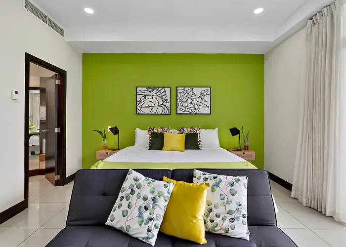 Pura Vida Charm, Canopy Views, Block From Beach
