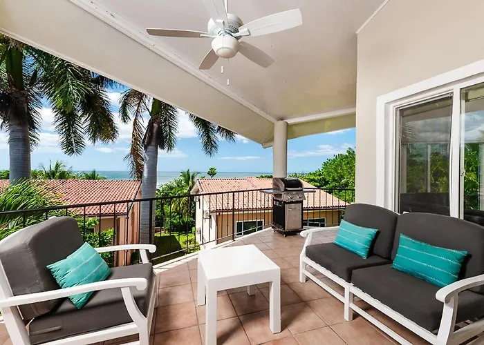 Beautiful 3 Bedroom Condo With Ocean Views