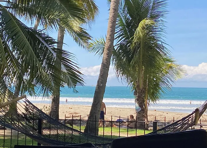 Samara Tree House Inn