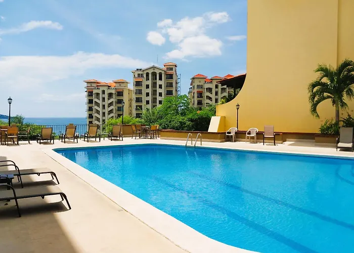 Presidential Suites 4 - Spacious Condo In The Heart Of Flamingo, Sleeps 6