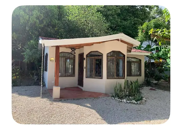 Oceana Breeze Perfect Getaway Steps From The Beach