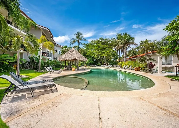 Beautiful Beachfront 2Br Condo, With Full Kitchen