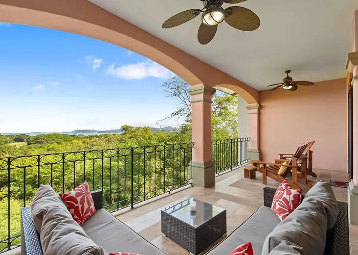 Treetop Ocean View Penthouse - Jobo 15
