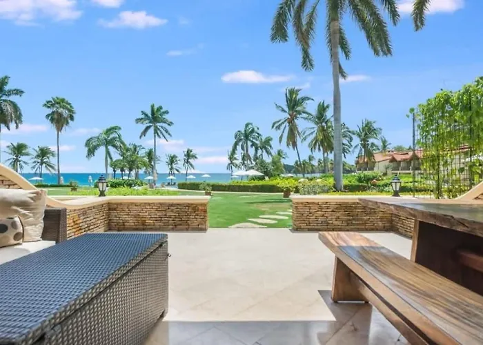 Chic Condo With A Stylish Coastal Design In An Exclusive Condo Community With Direct Beach Access