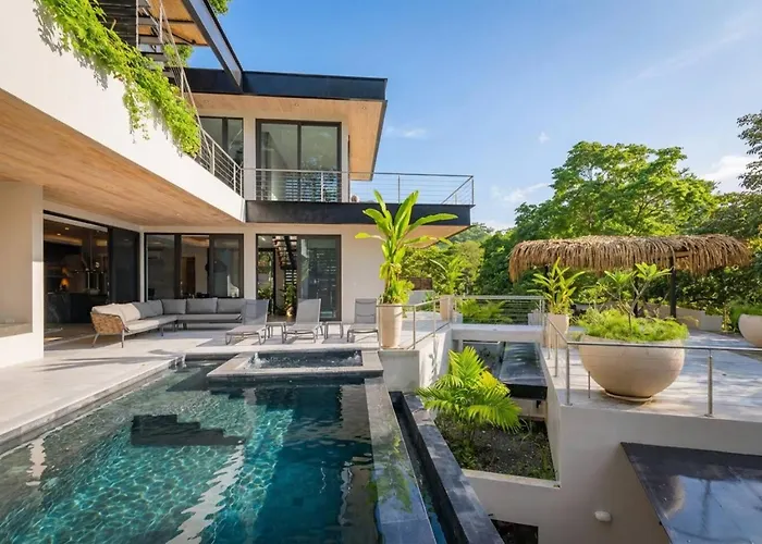 NEW Modern 6BR, Pool, Walk 2 Beach, Sleeps 20