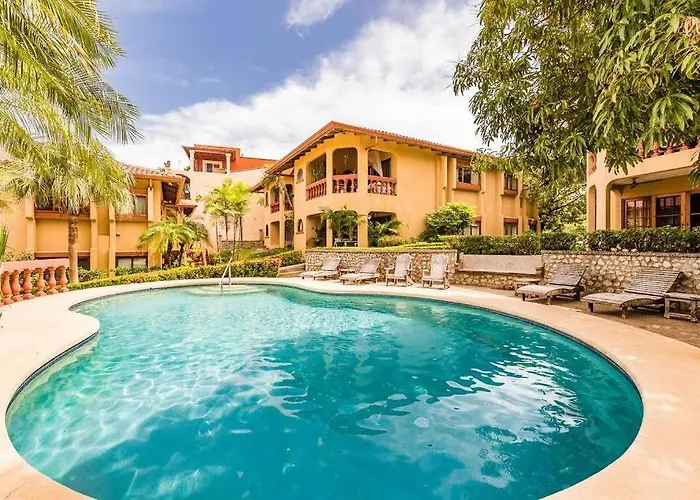 Light & Breezy Beach Side Condo!