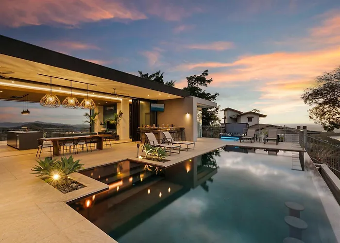 Infinity Pool Villa , 4 Suites & Private Casita